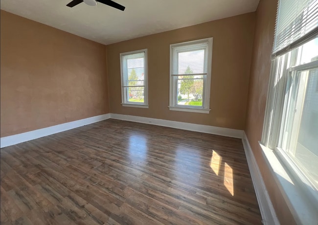 Building Photo - Charming Norwood 3-Bed Gem with Updated Bath, Large Kitchen, and Backyard – Minutes to Xavier & D...
