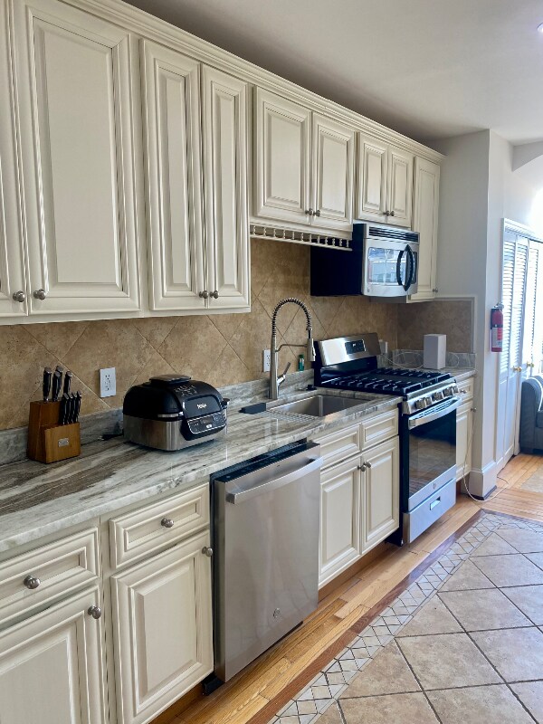 Foto del edificio - 56 Adams St NW