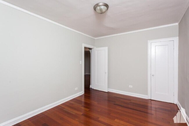 Foto del edificio - 1 bedroom in Chicago IL 60657