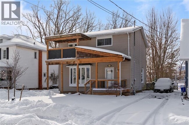 Building Photo - 123 Sutherland St E