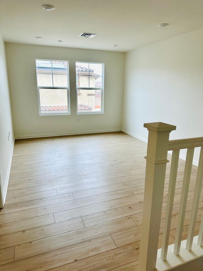 Foto del edificio - Charming 3-Bedroom Home for Lease in The P...