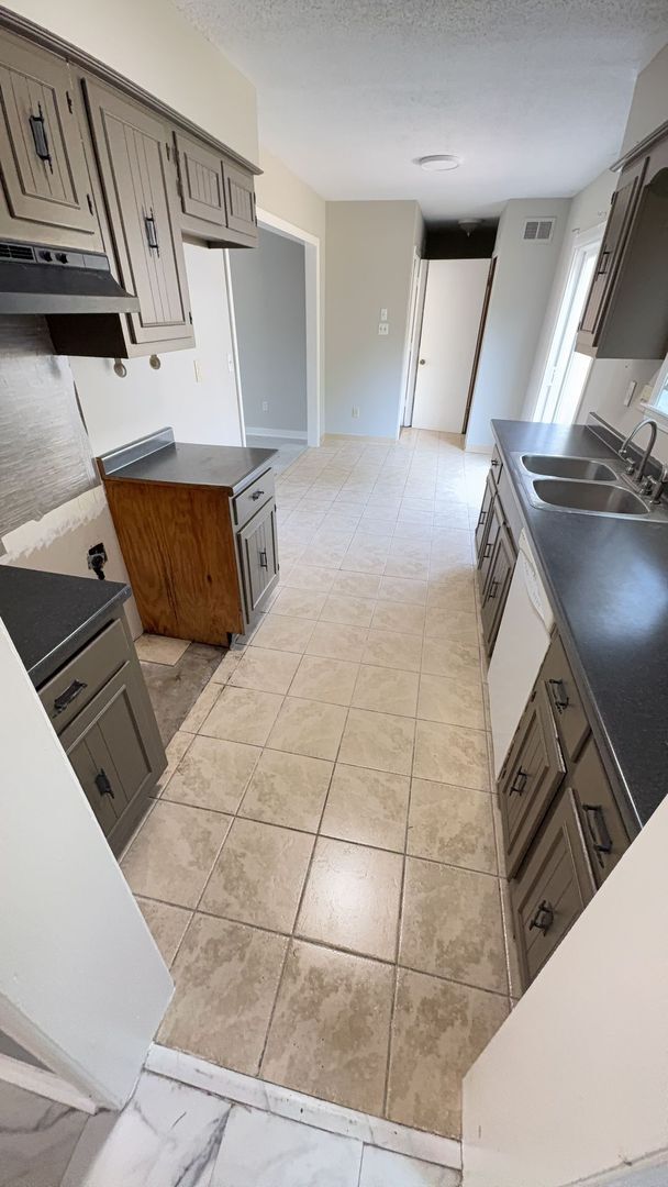 Foto del edificio - Spacious 4 Bedroom 1.5 Bath | Southaven