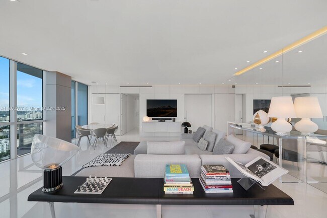 Foto del edificio - 50 South Pointe Dr