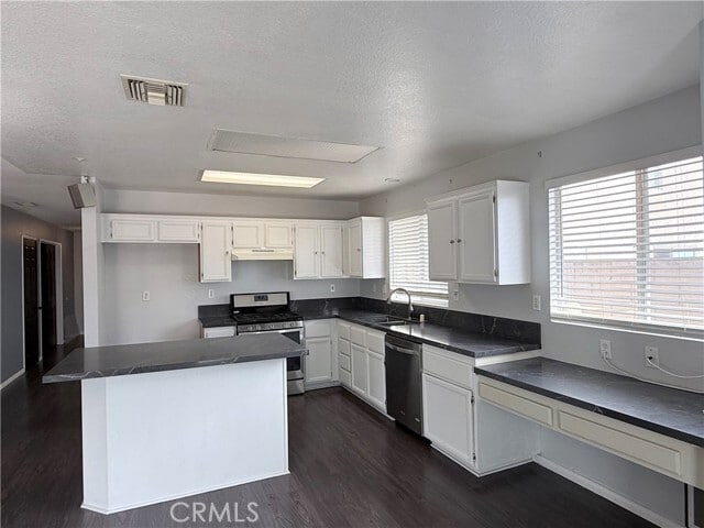 Foto del edificio - 6716 Earhart Ave