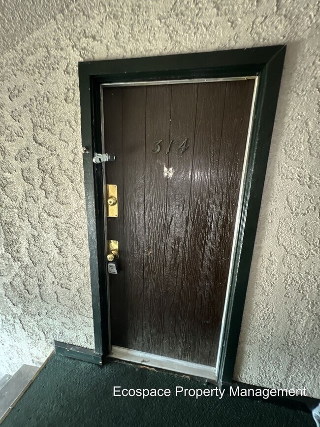 Building Photo - 2 Bedroom 1 Bathroom Apartment in Aurora