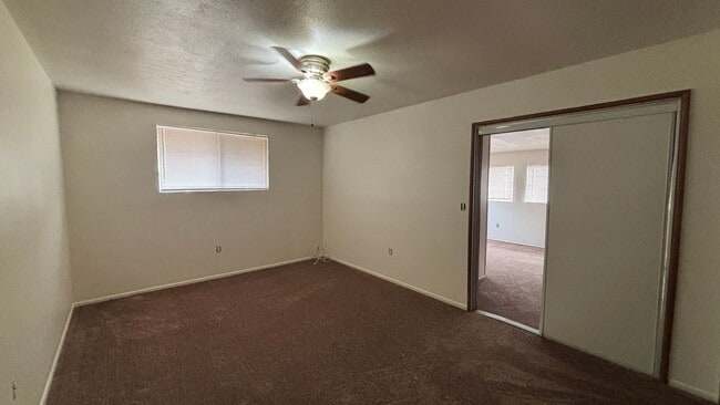 Building Photo - Central Hemet - Three Bedroom, Two Bathroo...