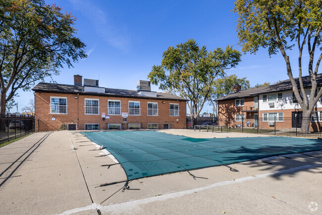 Piscina - ReNew Des Plaines North & South