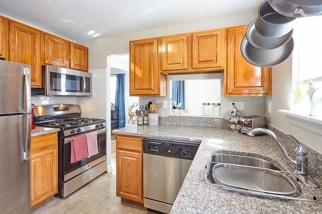Foto del edificio - 43 Salmon Brook Drive