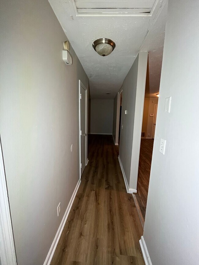 Foto del edificio - Cozy Home located off Buena Vista Road
