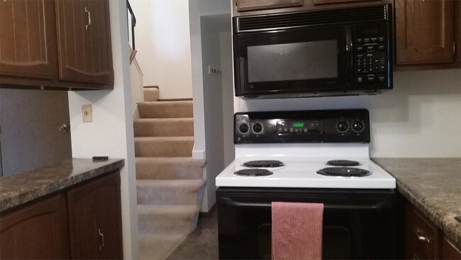 Foto del edificio - 1701 Peppertree Ln