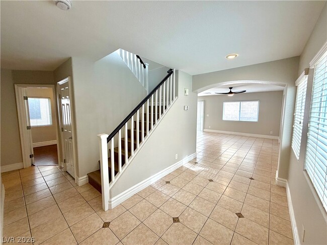 Building Photo - 299 Dogleg Dr