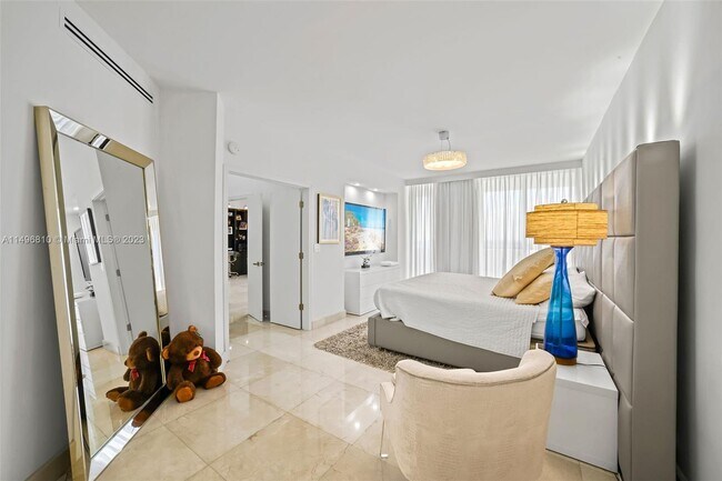 Building Photo - 6301 Collins Ave