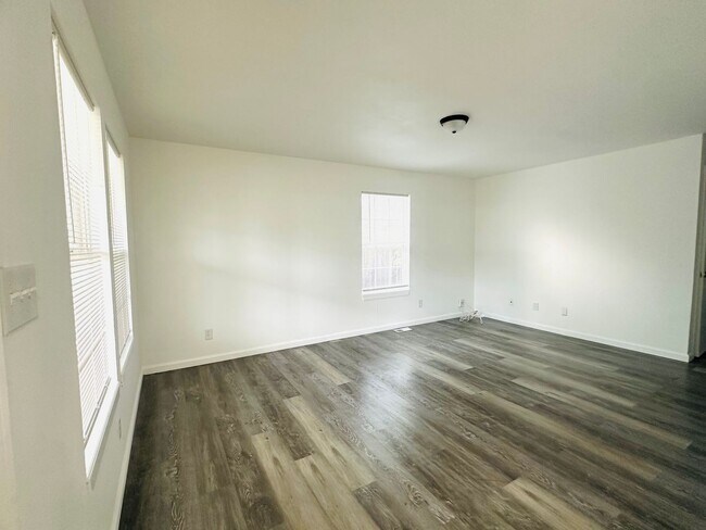 Foto del edificio - 746 Edgemont Ave