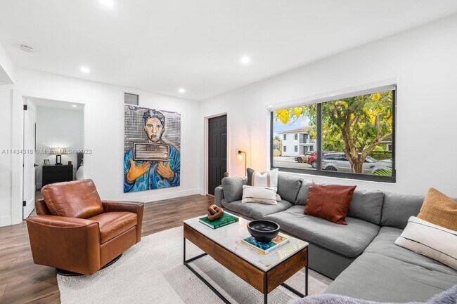 Foto del edificio - 3635 SW 16th St