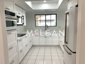 Building Photo - 500 S Farrell Dr