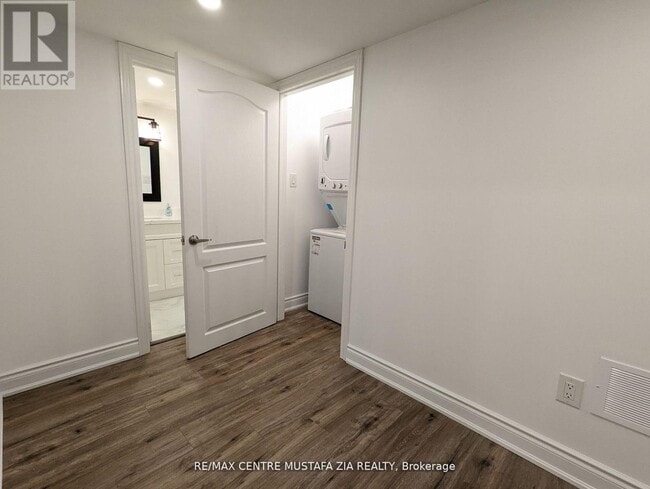 Building Photo - 359 Emmett Landing