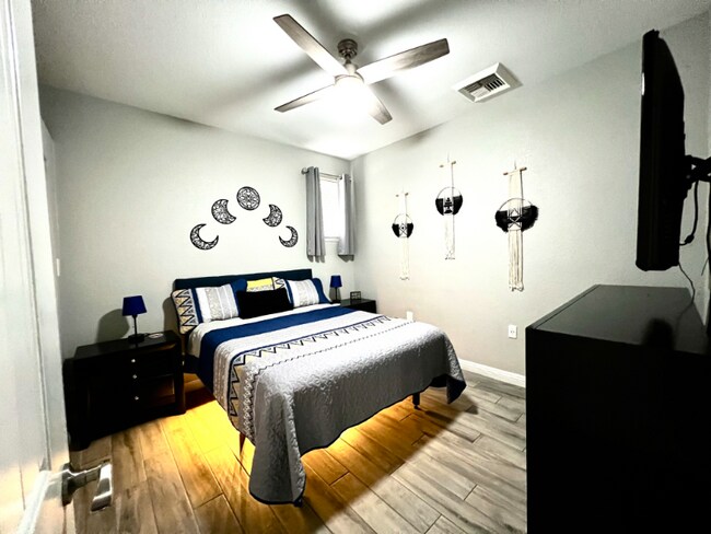 Foto del edificio - 1511 Rawhide Dr