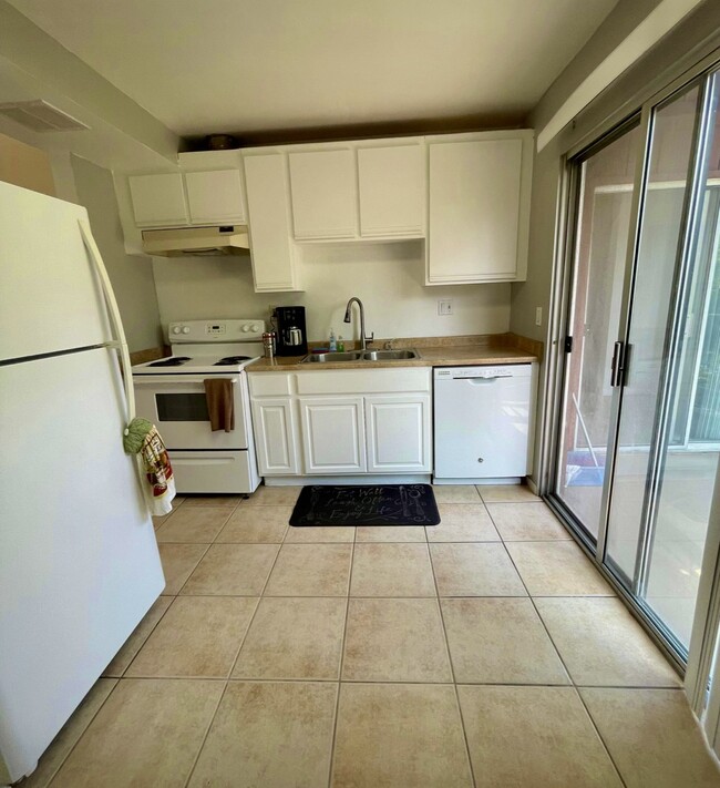 Building Photo - 4904 Maytime Ln
