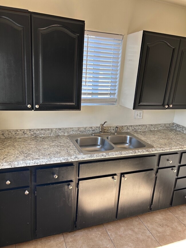 Building Photo - 5551 Costello Ave