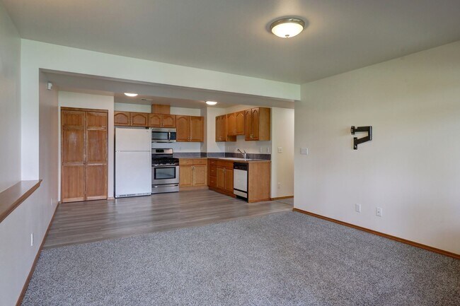 Foto del edificio - Lake Tapps Shared Home | Private 1 Bed, 1 Bath Unit Available