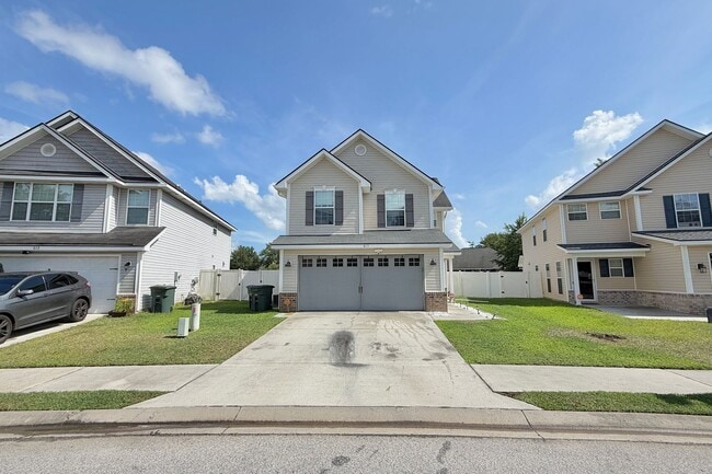 Building Photo - AVAILABLE TBD-MILITARY (Small Pets Prefered)