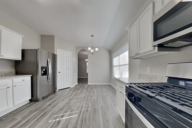 Foto del edificio - 22003 Avonglen Ln