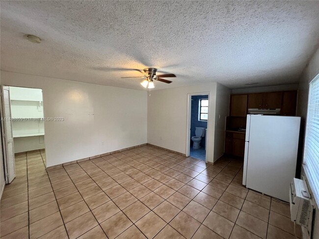 Foto del edificio - 1211 Rutland St