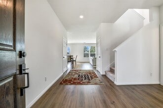 Building Photo - 712 Imperial Lp