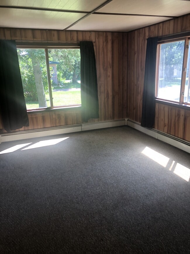 Building Photo - 574 Lincoln St