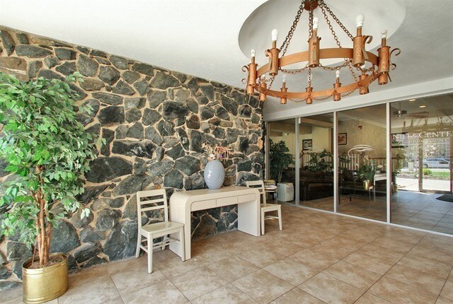 Foto del edificio - 8232 Niles Center Rd