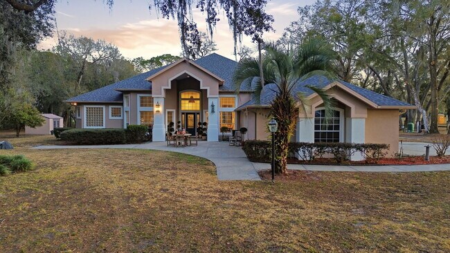 Foto del edificio - 6197 Lake Winona Rd