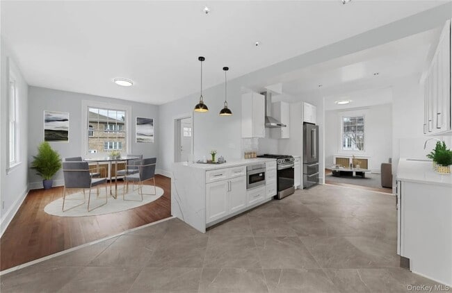 Building Photo - 70 Normandy Rd