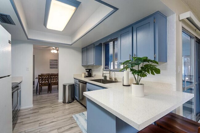 Foto del edificio - 635 E Manhatton Dr