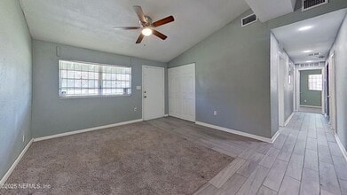 Building Photo - 9276 Greenleaf Rd