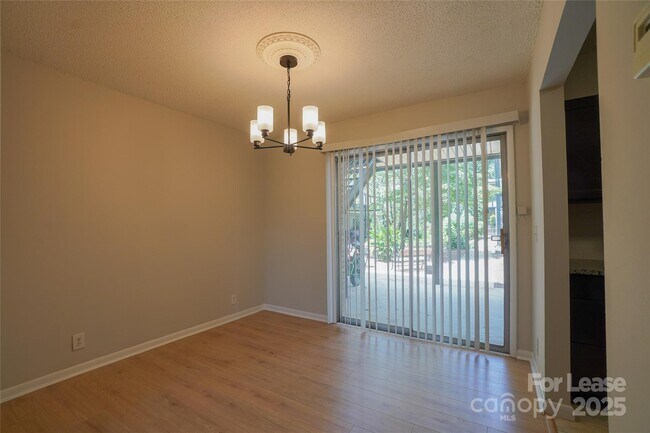Foto del edificio - 2622 Park Rd