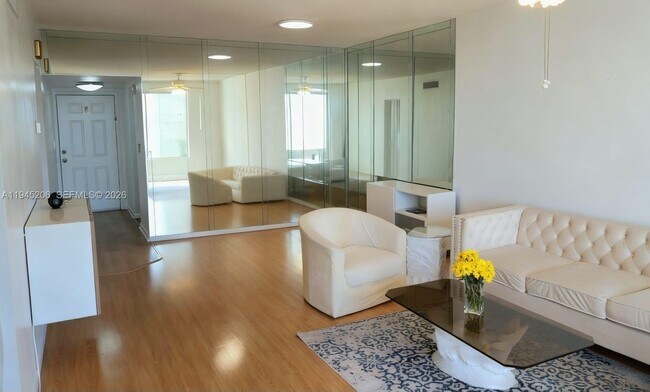 Foto del edificio - 1481 NE Miami Gardens Dr