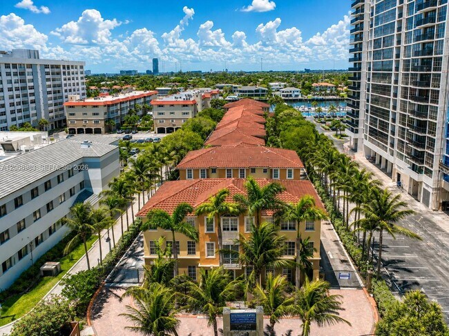 Foto del edificio - 2069 S Ocean Dr