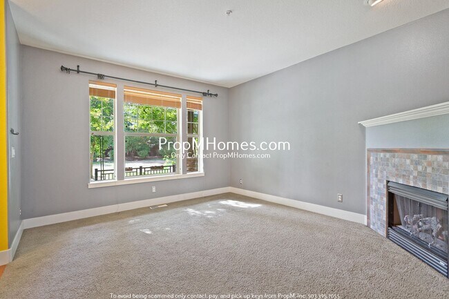 Building Photo - Cozy Two Bedroom Townhome in the Heart of ...