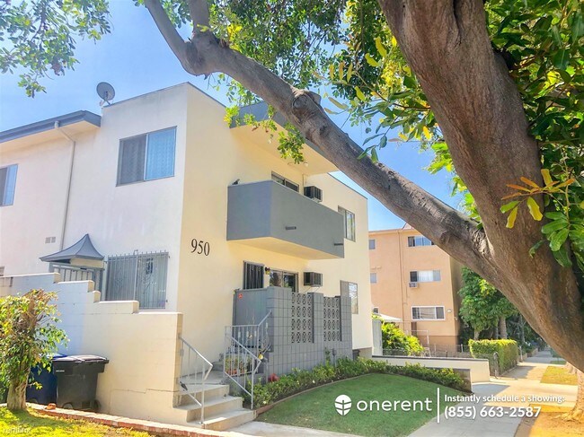 Building Photo - 950 Havenhurst Dr