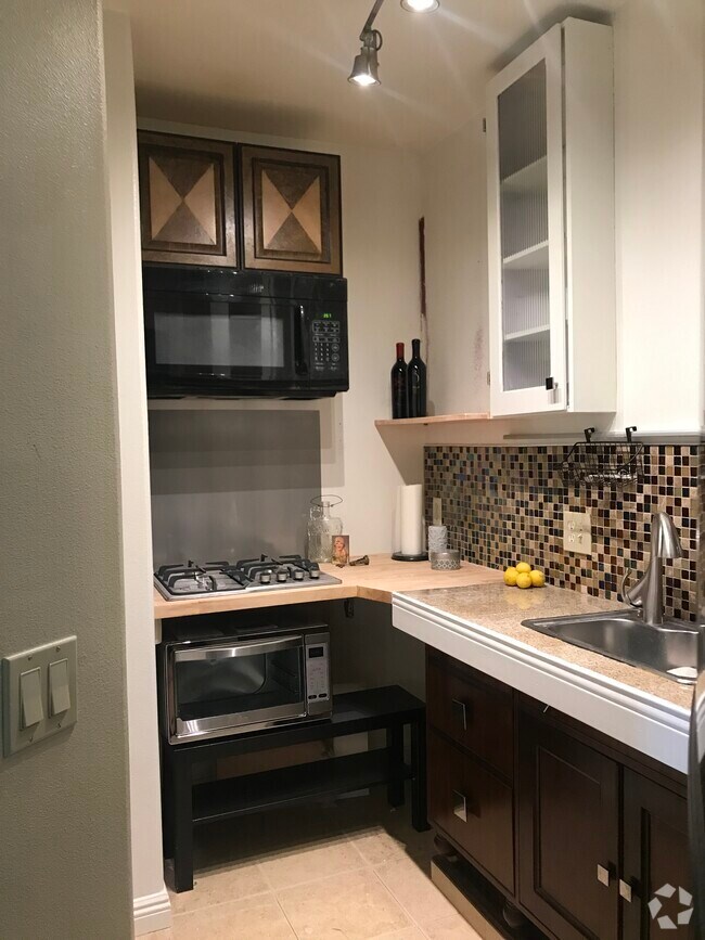 Academy Hill Apartments for Rent with Hardwood Floors Palos Verdes