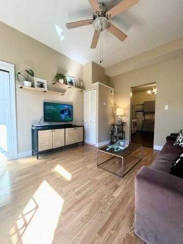 Living Room - 1649 W Superior St