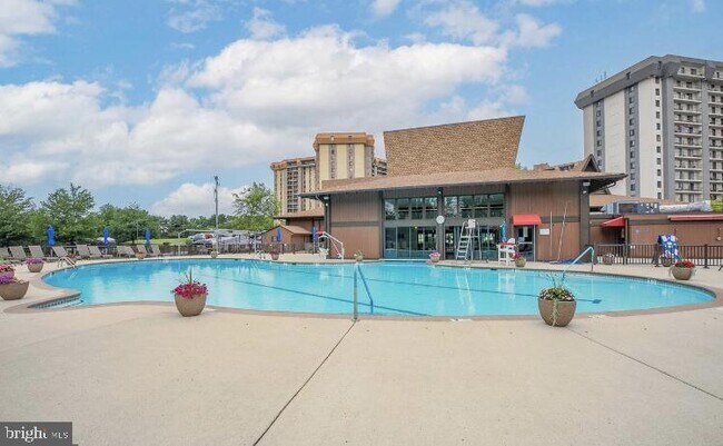 Foto del edificio - 20926 W Valley Forge Cir