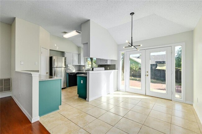 Building Photo - 2504 Spring Wagon Ln