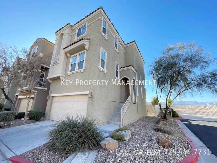 BEAUTIFUL TRILEVEL HOME IN MOUNTAINS EDGE... House Rental in Las