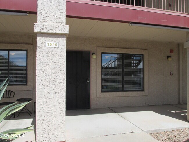 Foto del edificio - 1440 N Idaho Rd
