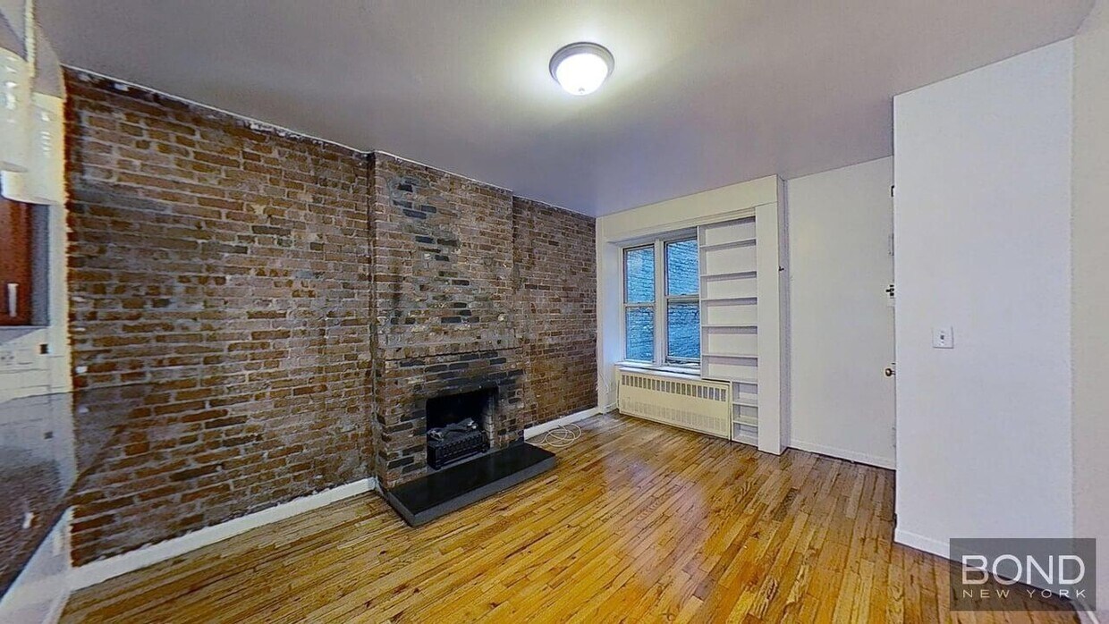 Primary Photo - 251 W 26th St