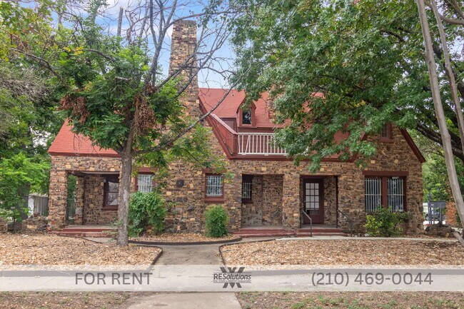 Foto del edificio - "Charming 1-Bed Sanctuary on W Kings Hwy: 836 Sq Ft of Comfort in San Antonio!"