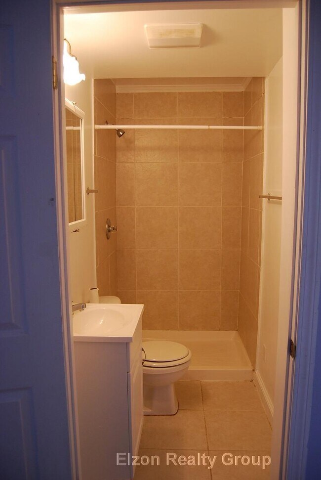 Building Photo - 98 Undine Rd