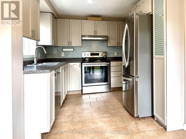 Photo du bâtiment - 13 Benjamin Ln