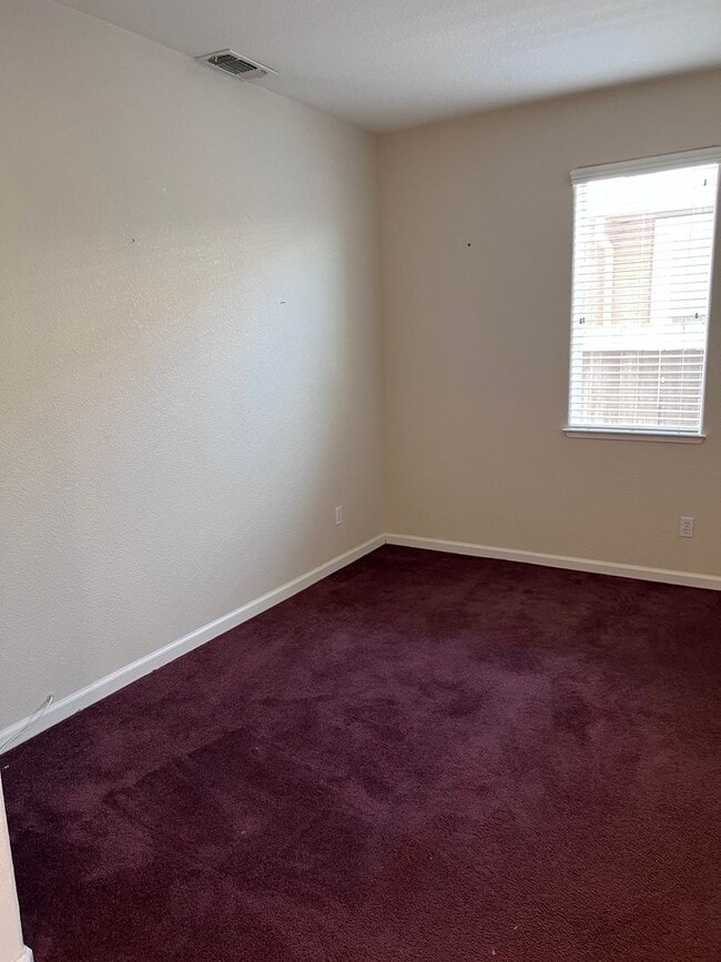 Building Photo - Large Home in Parklands at Laurel